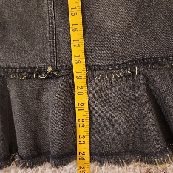 *Newport News Women's Black Denim Mermaid Skirt W/ Yellow Threading Size 8* - Picture 6 of 6